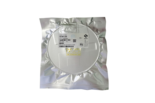 触摸IC完成AD取样与LED控制