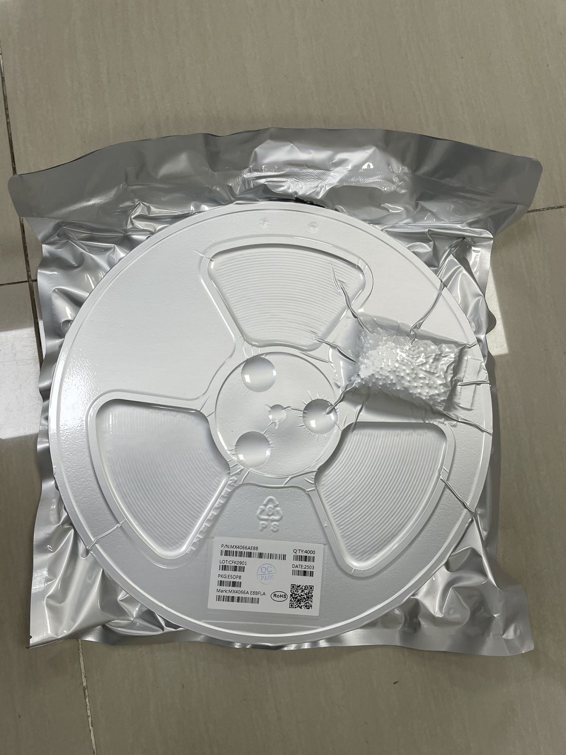 MX4066是一款应用在座充上的充电IC，不接电池空载测试LED灯不跳闪